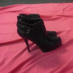 Ladies Heeled ankle boots